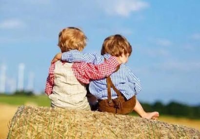بخشنده، یکی از معیارهای انتخاب دوست خوب