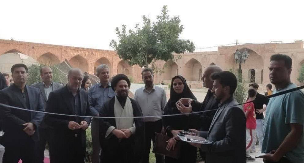 افتتاح نمایشگاه صنایع دستی هنرمندان چهار استان در فریمان افتتاح نمایشگاه صنایع دستی هنرمندان چهار استان در فریمان