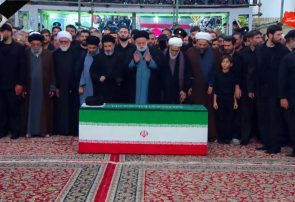 اقامه نماز بر پیکر رهبر شهید در حرم مطهر رضوی