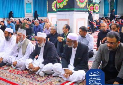 برگزاری مراسم رهبر شهید با حضور علمای شیعه و اهل سنت در سرخس