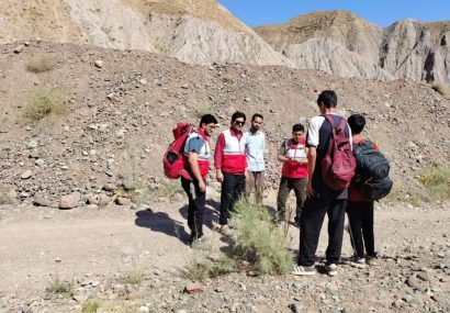 نجات دو طبیعت گرد گرفتار در ارتفاعات روستای غار شهرستان نیشابور