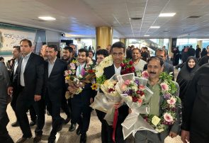 استقبال از مدالآوران المپیاد جهانی هوش مصنوعی در فرودگاه مشهد استقبال از مدالآوران المپیاد جهانی هوش مصنوعی در فرودگاه مشهد