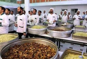 توزیع ۲۰ هزار پرس غذای متبرک میان خانوادههای محروم و اقشار آسیب پذیر