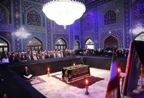 حضور وزیر دادگستری در مرقد رهبر شهید انقلاب حضور وزیر دادگستری در مرقد رهبر شهید انقلاب