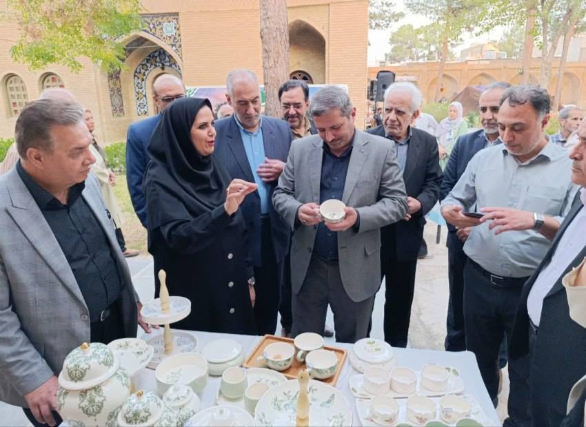 برپایی نمایشگاه صنایعدستی و گردشگری سبزوار برپایی نمایشگاه صنایعدستی و گردشگری سبزوار