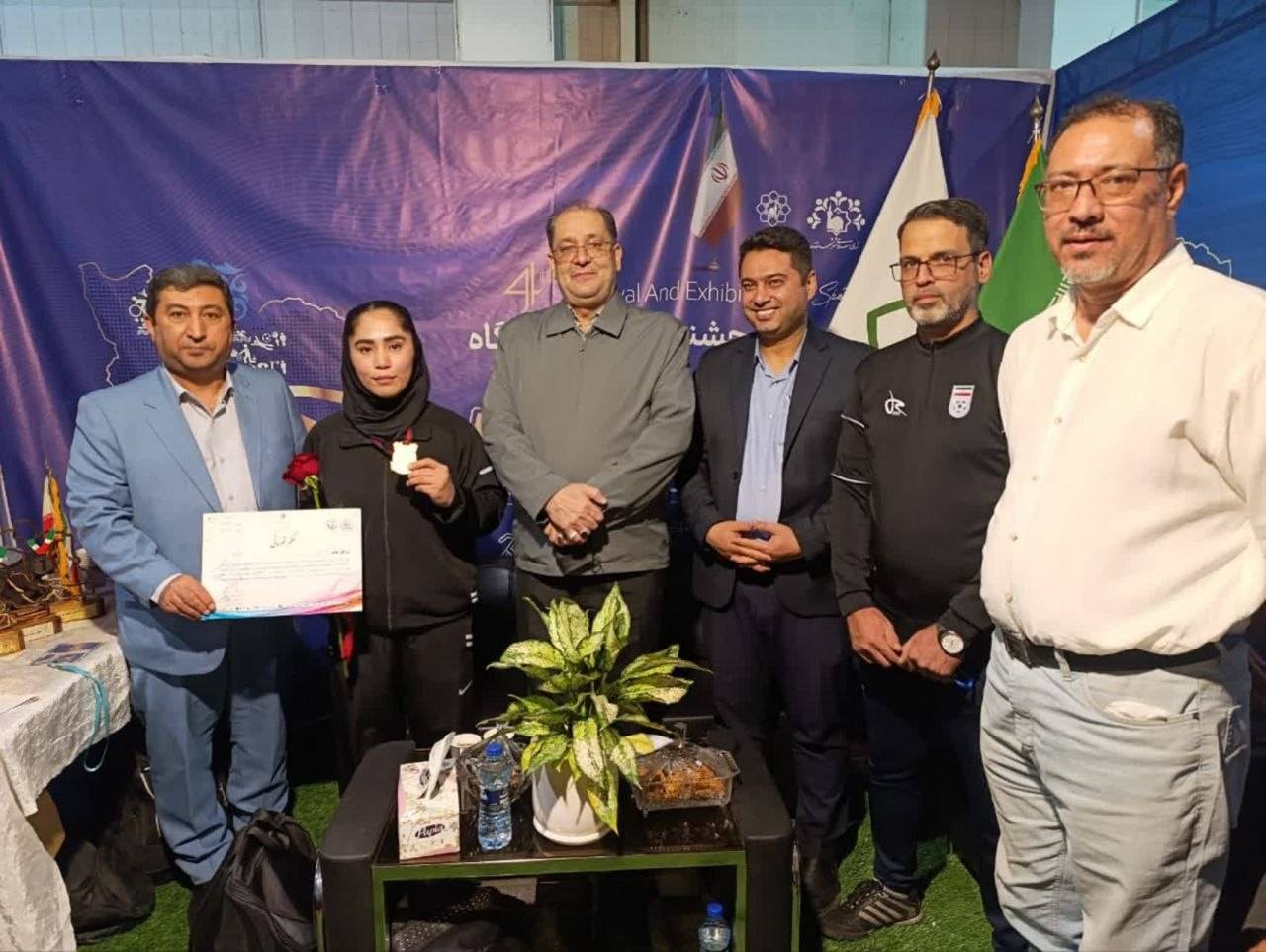 هانیه درخشان در مسابقات پاراموی تای قهرمانی کشور اول شد هانیه درخشان در مسابقات پاراموی تای قهرمانی کشور اول شد